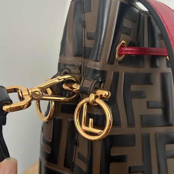 FENDI Mon Tresor Small Bucket Bag Embossed - Picture 4 of 11